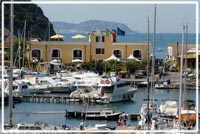 Hotel Albergo La Tonnara Isola di Procida Hotels Procida Alberghi Procida Dormire a Procida La Tonnara Marina Chiaiolella Porto Turistico Procida